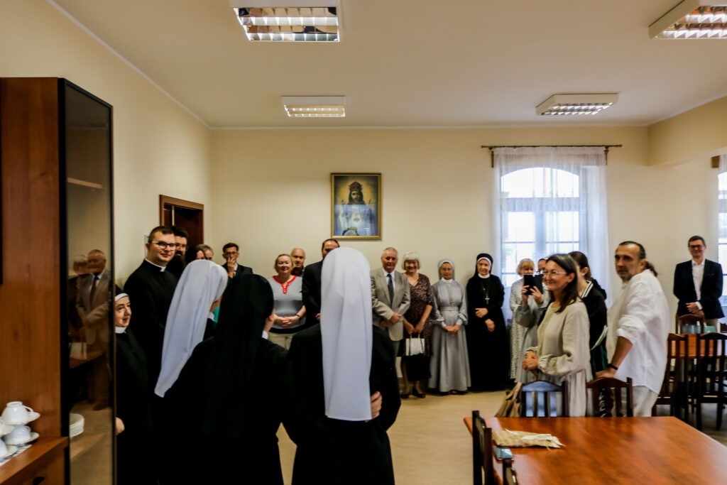 OBŁÓCZYNY S. JANY I S. HELENY Z życia Zgromadzenia OBŁÓCZYNY S. JANY I S. HELENY Z życia Zgromadzenia