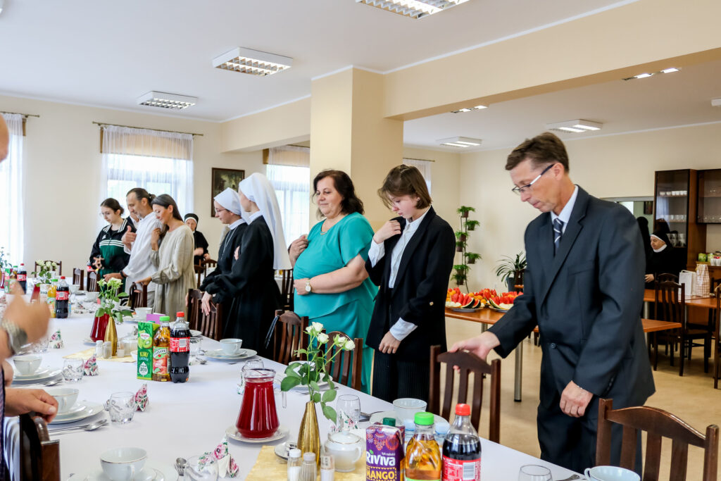 OBŁÓCZYNY S. JANY I S. HELENY Z życia Zgromadzenia OBŁÓCZYNY S. JANY I S. HELENY Z życia Zgromadzenia