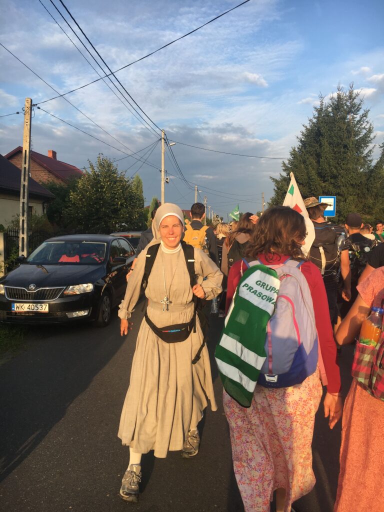 PIELGRZYMKA NA JASNĄ GÓRĘ Apostolstwo Sióstr