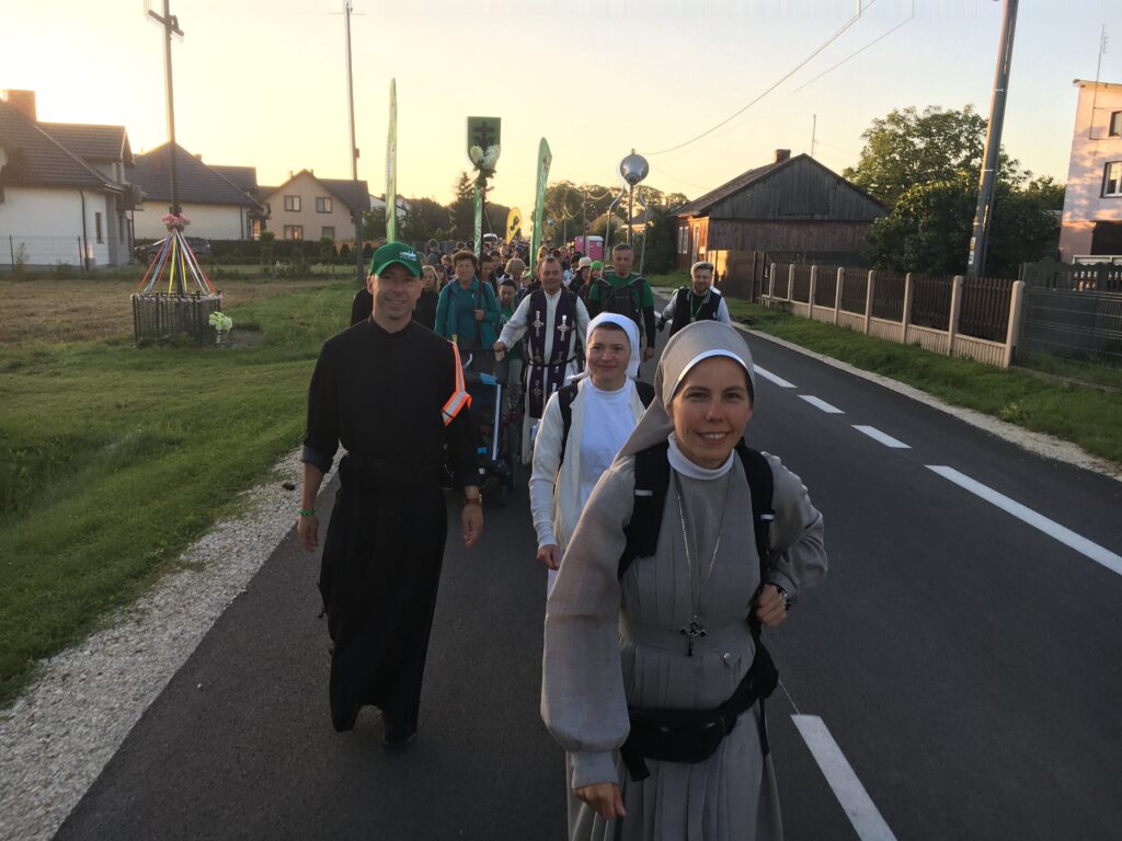 PIELGRZYMKA NA JASNĄ GÓRĘ Apostolstwo Sióstr