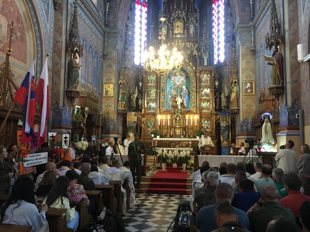 PIELGRZYMKA NA JASNĄ GÓRĘ Apostolstwo Sióstr