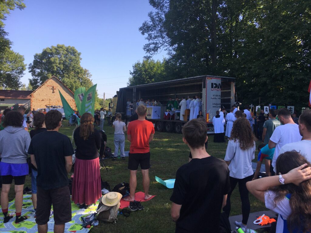 PIELGRZYMKA NA JASNĄ GÓRĘ Apostolstwo Sióstr