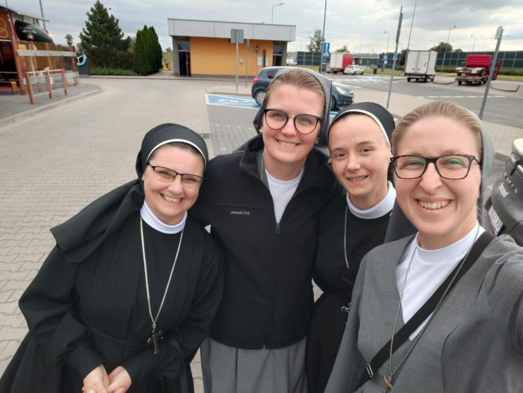 MŁODZI KONSEKROWANI 2025 Apostolstwo Sióstr MŁODZI KONSEKROWANI 2025