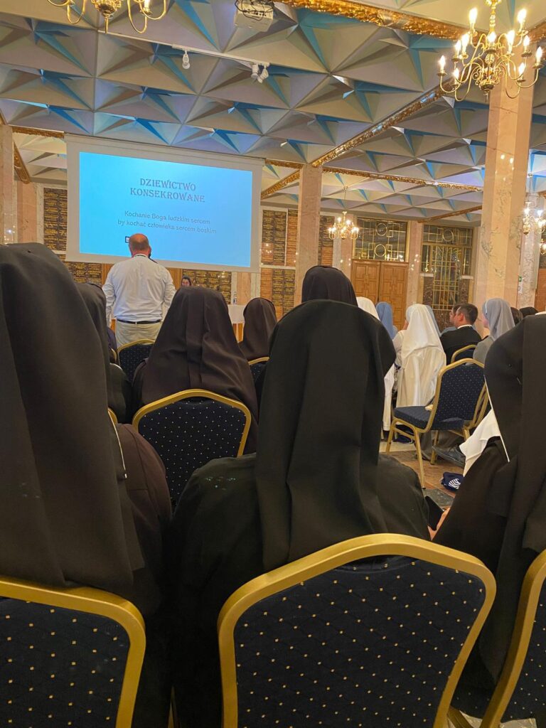 MŁODZI KONSEKROWANI 2025 Apostolstwo Sióstr MŁODZI KONSEKROWANI 2025 Apostolstwo Sióstr
