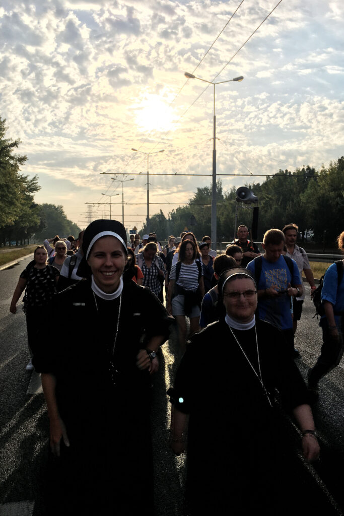 PIELGRZYMOWANIE DO PANI KĘBELSKIEJ Apostolstwo Sióstr