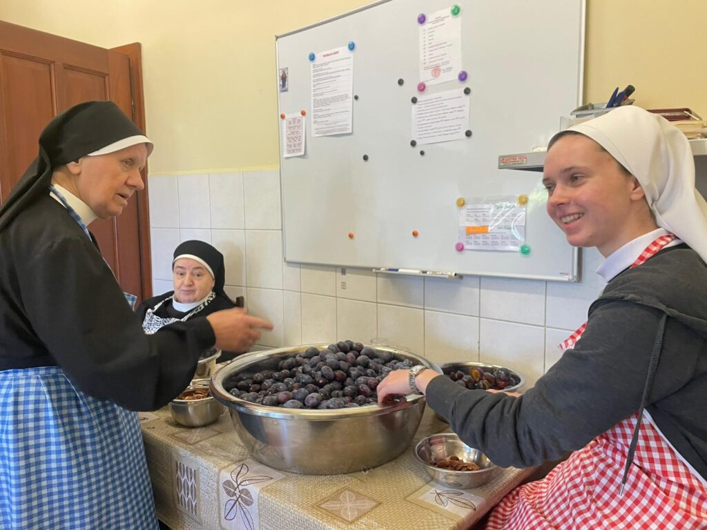 CZAS NA PRZETWORY Z życia Zgromadzenia