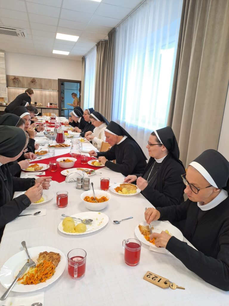 REKOLEKCJE DLA SIÓSTR KATECHETEK Apostolstwo Sióstr REKOLEKCJE DLA SIÓSTR KATECHETEK Apostolstwo Sióstr