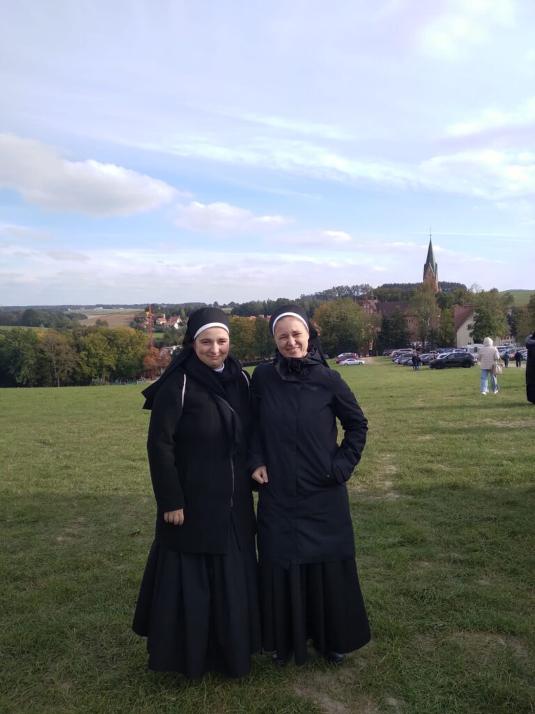 PIELGRZYMKA OSÓB ŻYCIA KONSEKROWANEGO Apostolstwo Sióstr