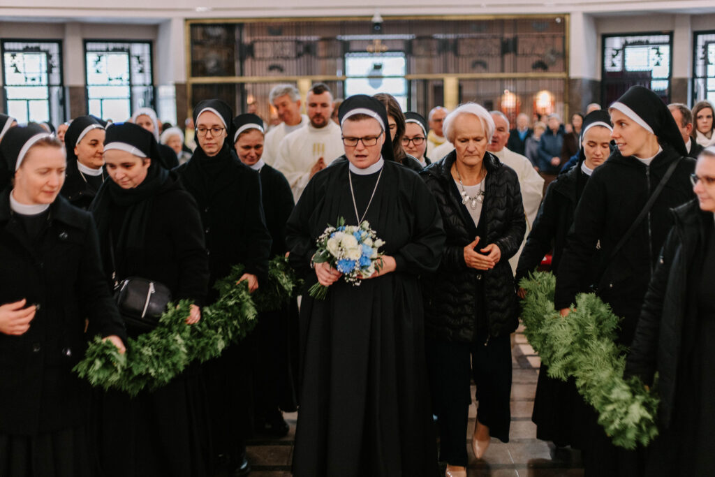 ŚLUBY WIECZYSTE S. ZUZANNY Z życia Zgromadzenia ŚLUBY WIECZYSTE S. ZUZANNY Z życia Zgromadzenia