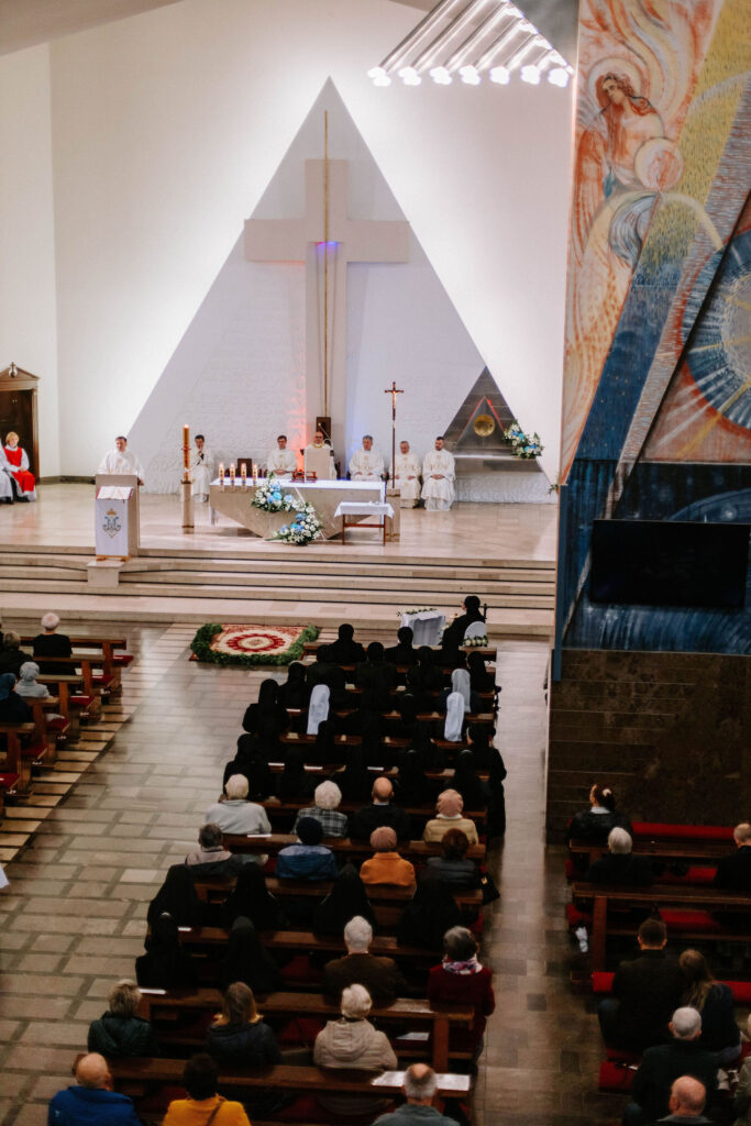 ŚLUBY WIECZYSTE S. ZUZANNY Z życia Zgromadzenia ŚLUBY WIECZYSTE S. ZUZANNY Z życia Zgromadzenia