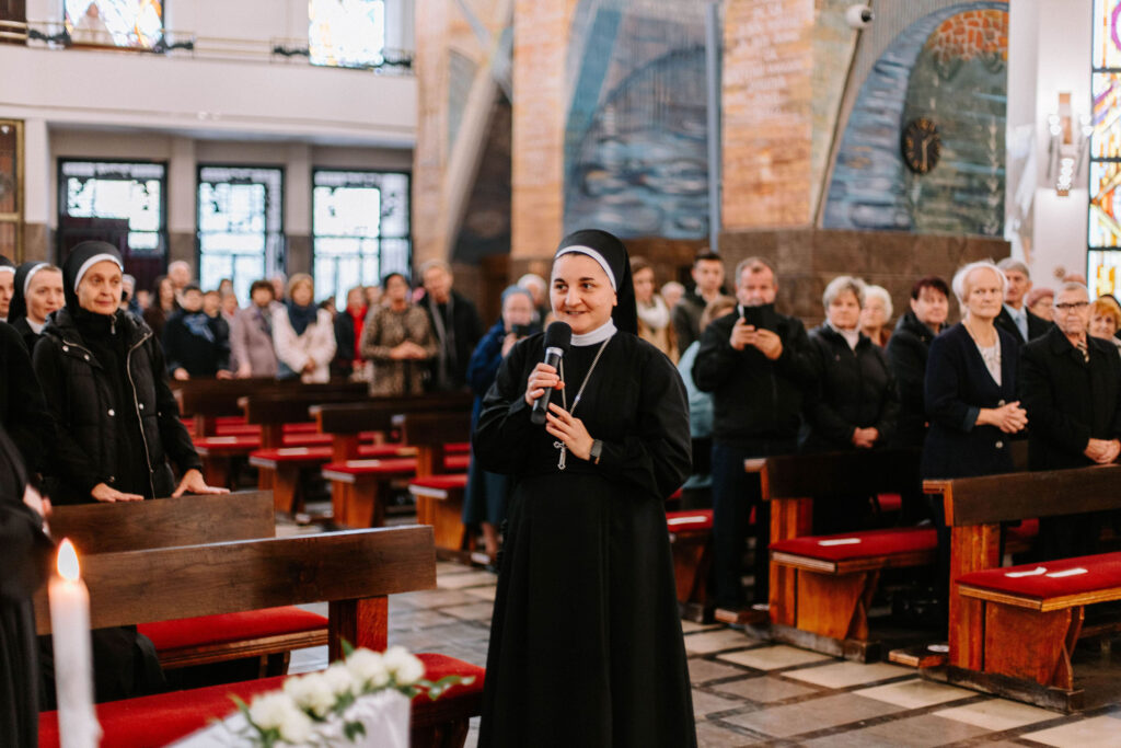 ŚLUBY WIECZYSTE S. ZUZANNY Z życia Zgromadzenia ŚLUBY WIECZYSTE S. ZUZANNY Z życia Zgromadzenia