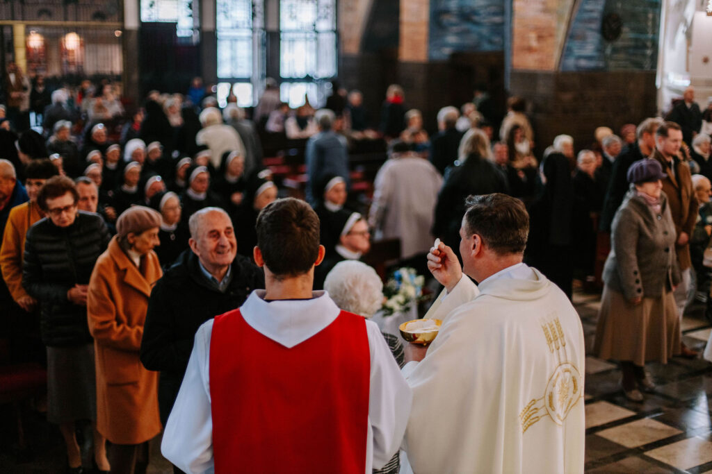 ŚLUBY WIECZYSTE S. ZUZANNY Z życia Zgromadzenia ŚLUBY WIECZYSTE S. ZUZANNY Z życia Zgromadzenia