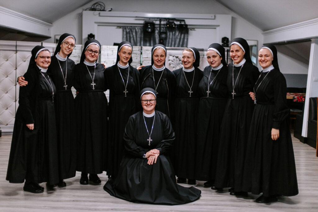 ŚLUBY WIECZYSTE S. ZUZANNY Z życia Zgromadzenia ŚLUBY WIECZYSTE S. ZUZANNY Z życia Zgromadzenia