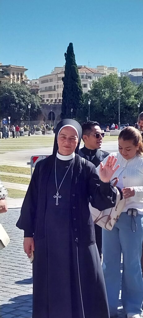 JUBILEUSZ OSÓB KONSEKROWANYCH Apostolstwo Sióstr JUBILEUSZ OSÓB KONSEKROWANYCH Apostolstwo Sióstr