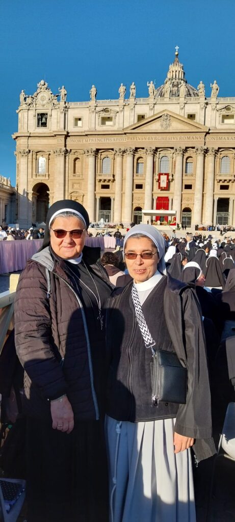 JUBILEUSZ OSÓB KONSEKROWANYCH Apostolstwo Sióstr JUBILEUSZ OSÓB KONSEKROWANYCH Apostolstwo Sióstr