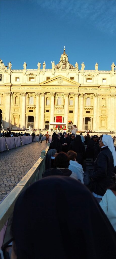 JUBILEUSZ OSÓB KONSEKROWANYCH Apostolstwo Sióstr JUBILEUSZ OSÓB KONSEKROWANYCH Apostolstwo Sióstr