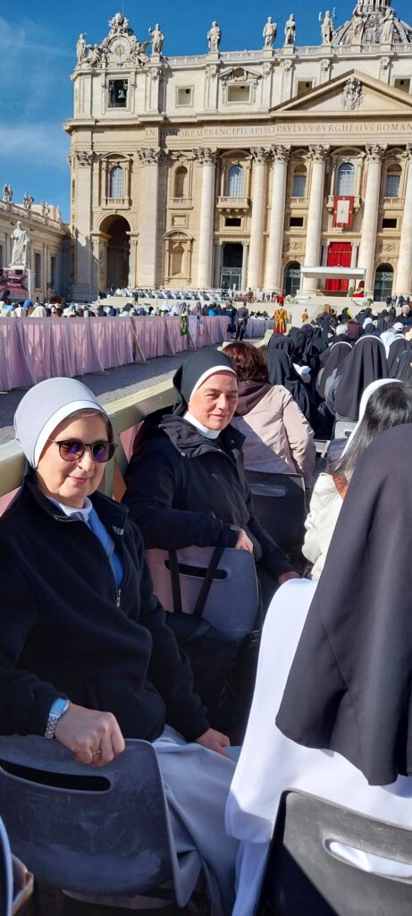 JUBILEUSZ OSÓB KONSEKROWANYCH Apostolstwo Sióstr JUBILEUSZ OSÓB KONSEKROWANYCH Apostolstwo Sióstr