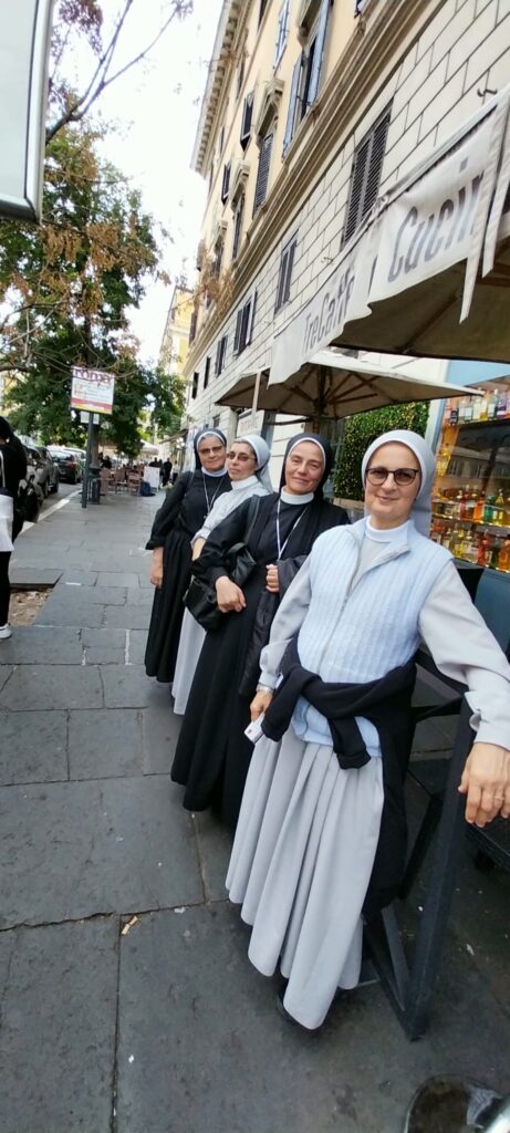 JUBILEUSZ OSÓB KONSEKROWANYCH Apostolstwo Sióstr JUBILEUSZ OSÓB KONSEKROWANYCH Apostolstwo Sióstr