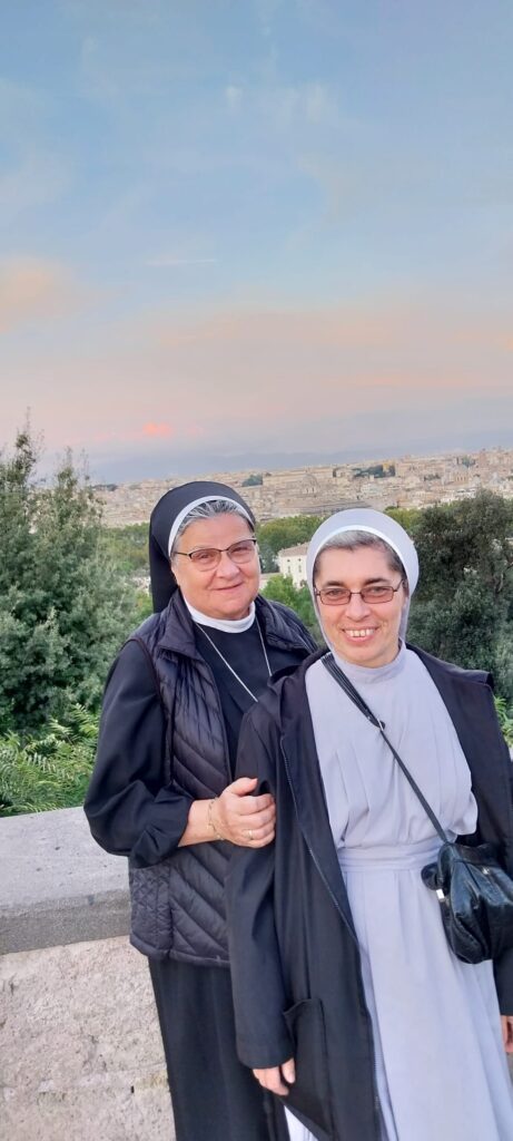 JUBILEUSZ OSÓB KONSEKROWANYCH Apostolstwo Sióstr JUBILEUSZ OSÓB KONSEKROWANYCH Apostolstwo Sióstr