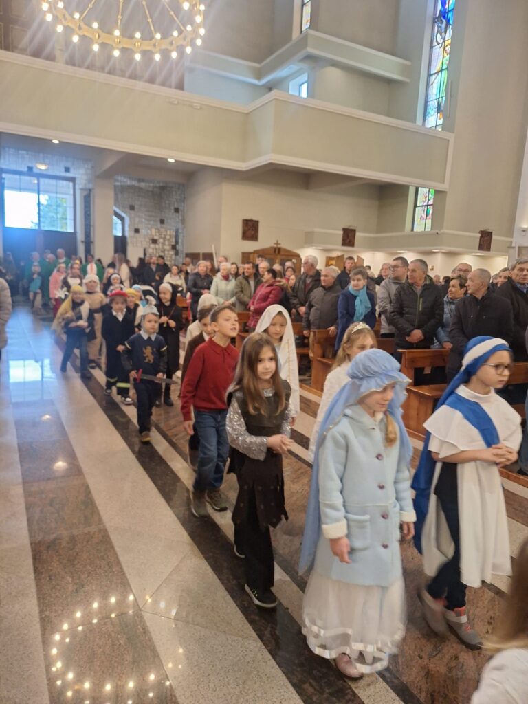 BAL WSZYSTKICH ŚWIĘTYCH Apostolstwo Sióstr