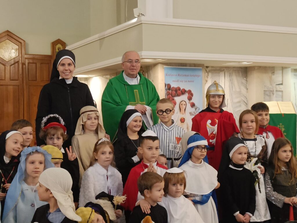 BAL WSZYSTKICH ŚWIĘTYCH Apostolstwo Sióstr