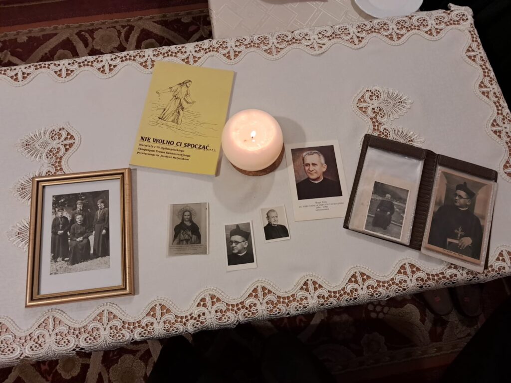 DZIĘKCZYNIENIE ZA ŻYCIE KS. MAŁYSIAKA Z życia Zgromadzenia