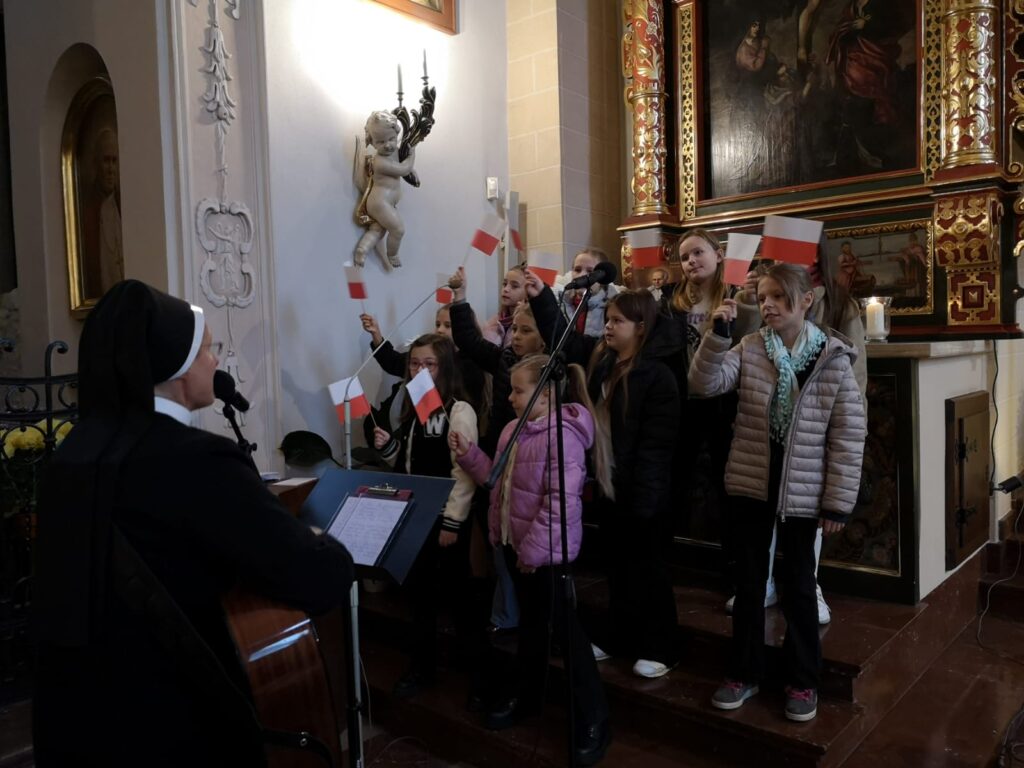 OBCHODY ŚWIĘTA NIEPODLEGŁOŚCI Apostolstwo Sióstr