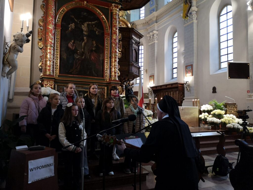 OBCHODY ŚWIĘTA NIEPODLEGŁOŚCI Apostolstwo Sióstr