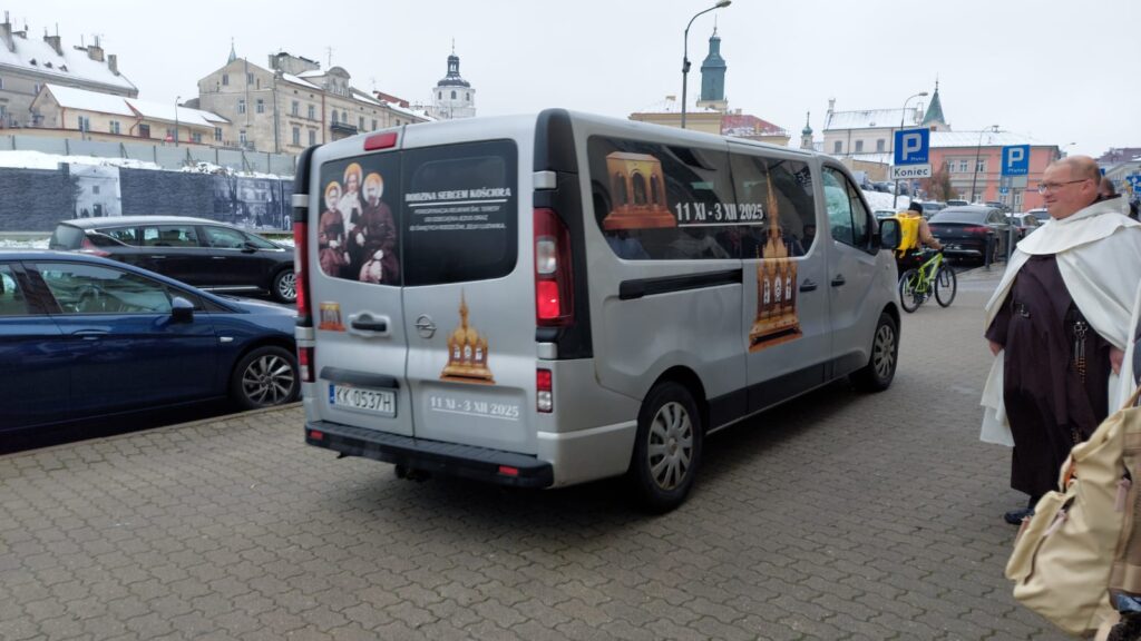 RELIKWIE ŚW. TERESKI I JEJ RODZICÓW Apostolstwo Sióstr