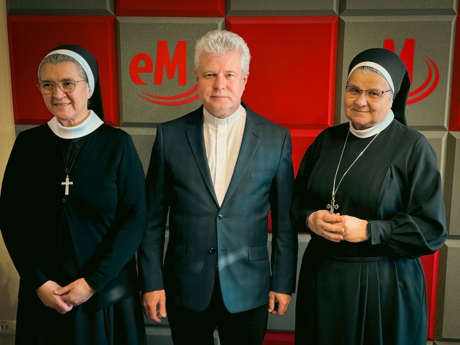 ROZMOWY O ŻYCIU KONSEKROWANYM Apostolstwo Sióstr ROZMOWY O ŻYCIU KONSEKROWANYM Apostolstwo Sióstr