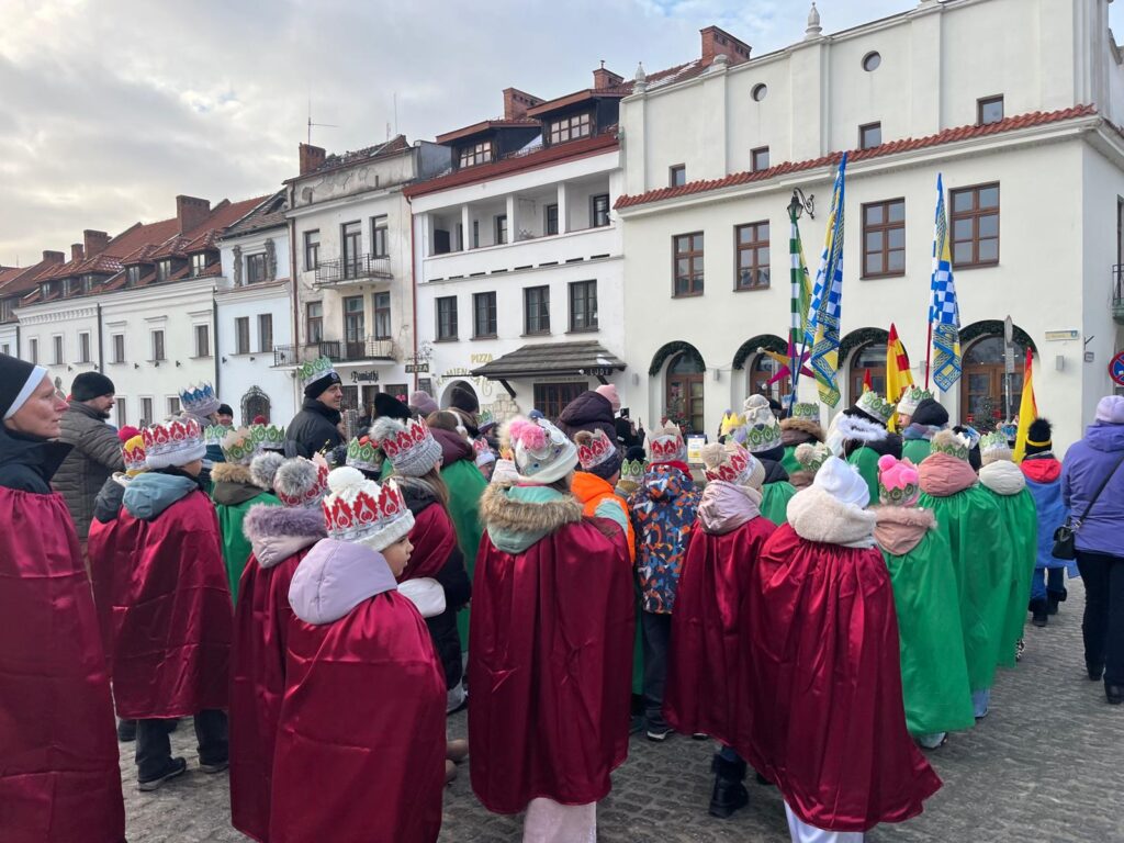 ORSZAK TRZECH KRÓLI Apostolstwo Sióstr ORSZAK TRZECH KRÓLI Apostolstwo Sióstr
