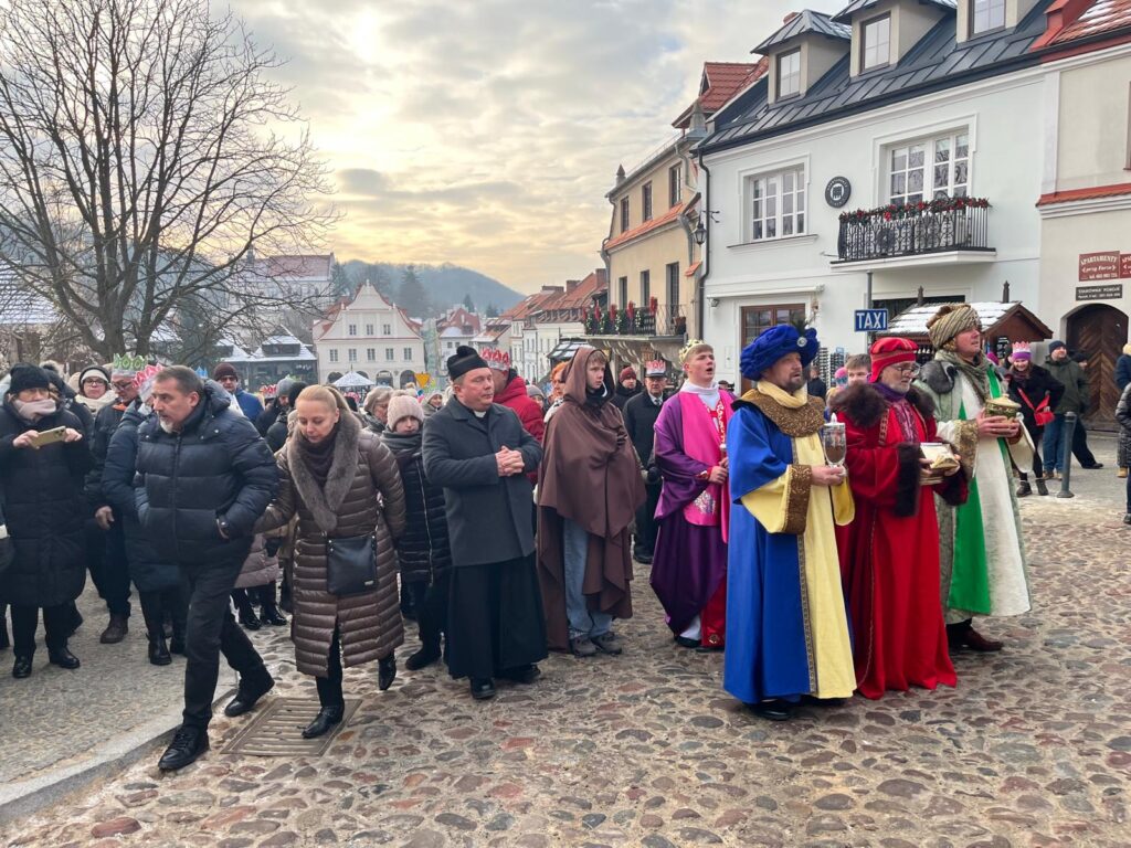 ORSZAK TRZECH KRÓLI Apostolstwo Sióstr ORSZAK TRZECH KRÓLI Apostolstwo Sióstr