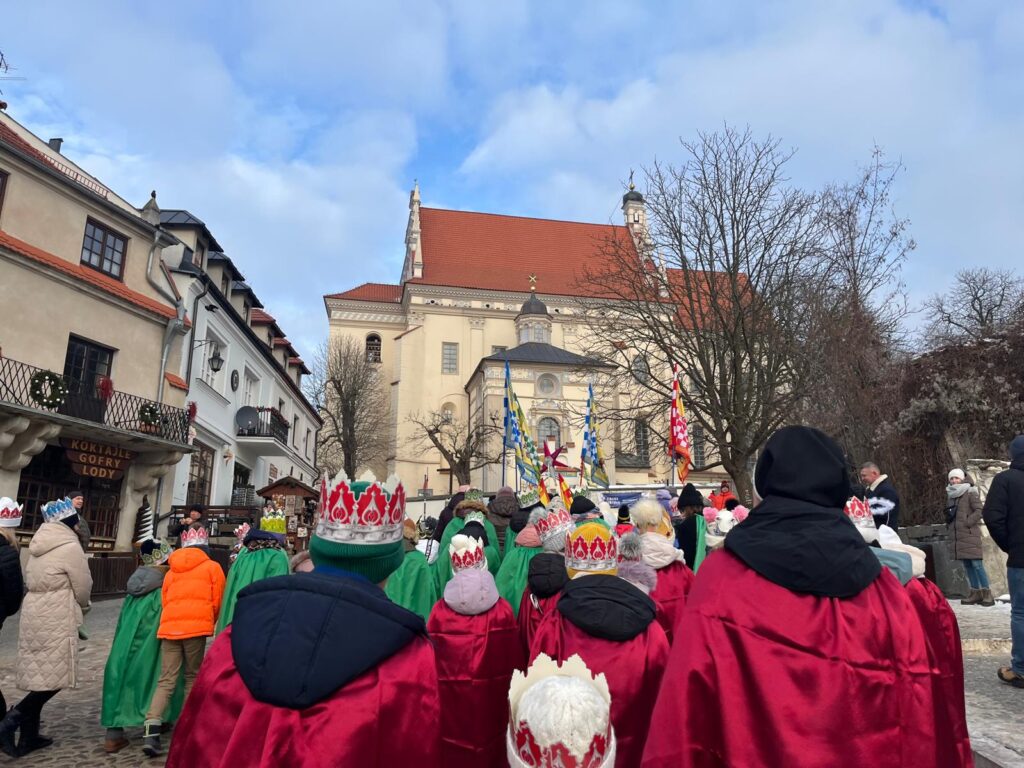 ORSZAK TRZECH KRÓLI Apostolstwo Sióstr ORSZAK TRZECH KRÓLI Apostolstwo Sióstr