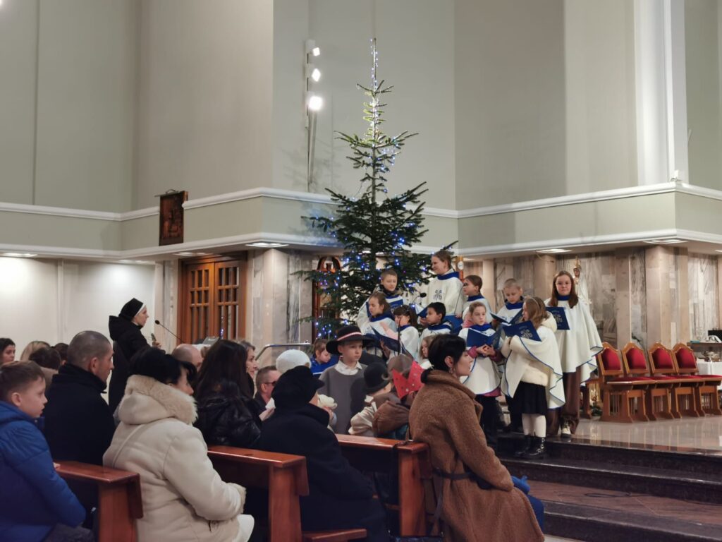 JASEŁKA W SANKTUARIUM ŚWIĘTEJ RODZINY Apostolstwo Sióstr