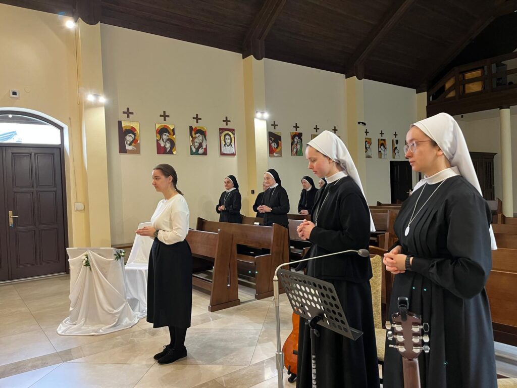 ŚLUBY ZAKONNE S. NOEMI Z życia Zgromadzenia ŚLUBY ZAKONNE S. NOEMI Z życia Zgromadzenia