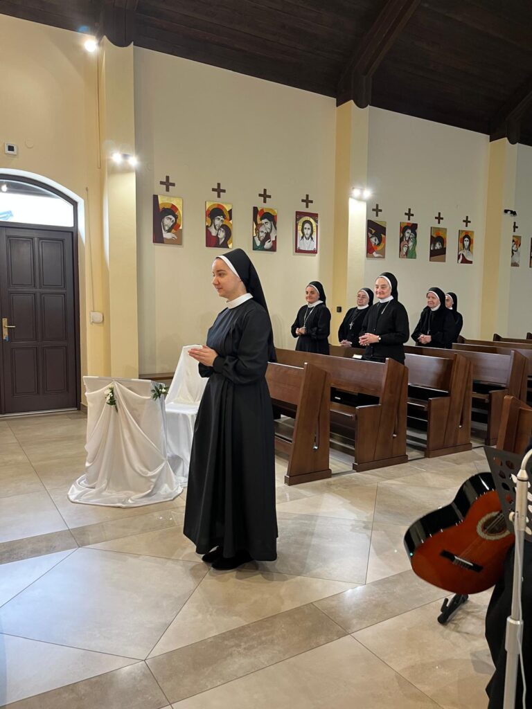 ŚLUBY ZAKONNE S. NOEMI Z życia Zgromadzenia ŚLUBY ZAKONNE S. NOEMI Z życia Zgromadzenia