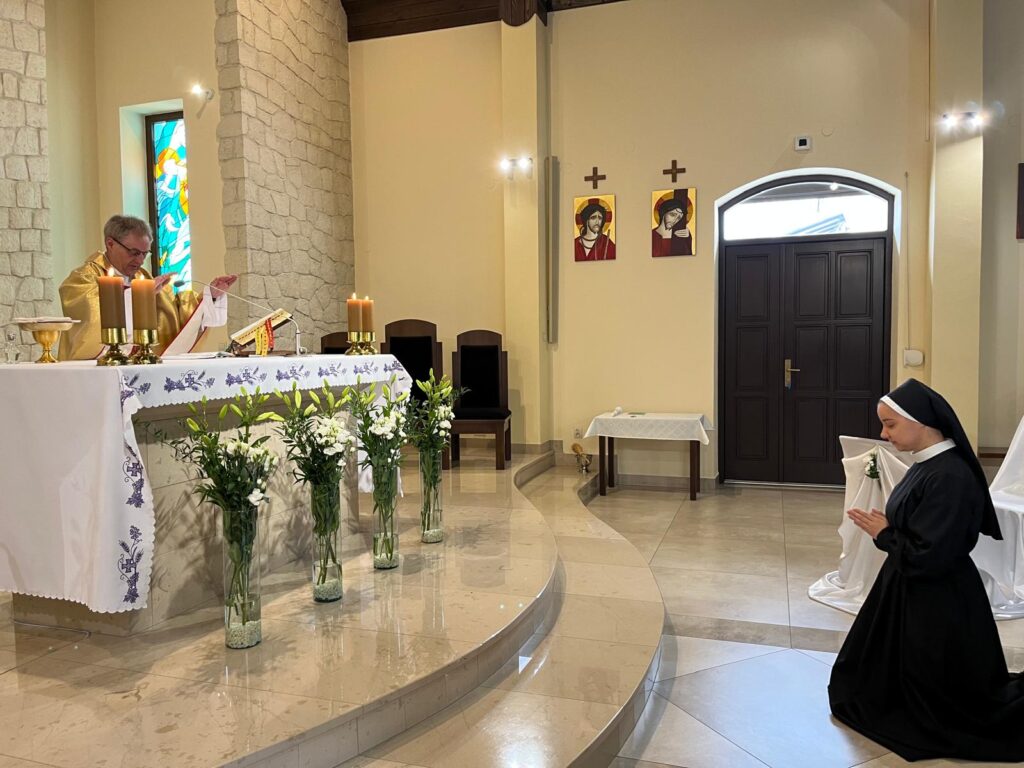 ŚLUBY ZAKONNE S. NOEMI Z życia Zgromadzenia ŚLUBY ZAKONNE S. NOEMI Z życia Zgromadzenia