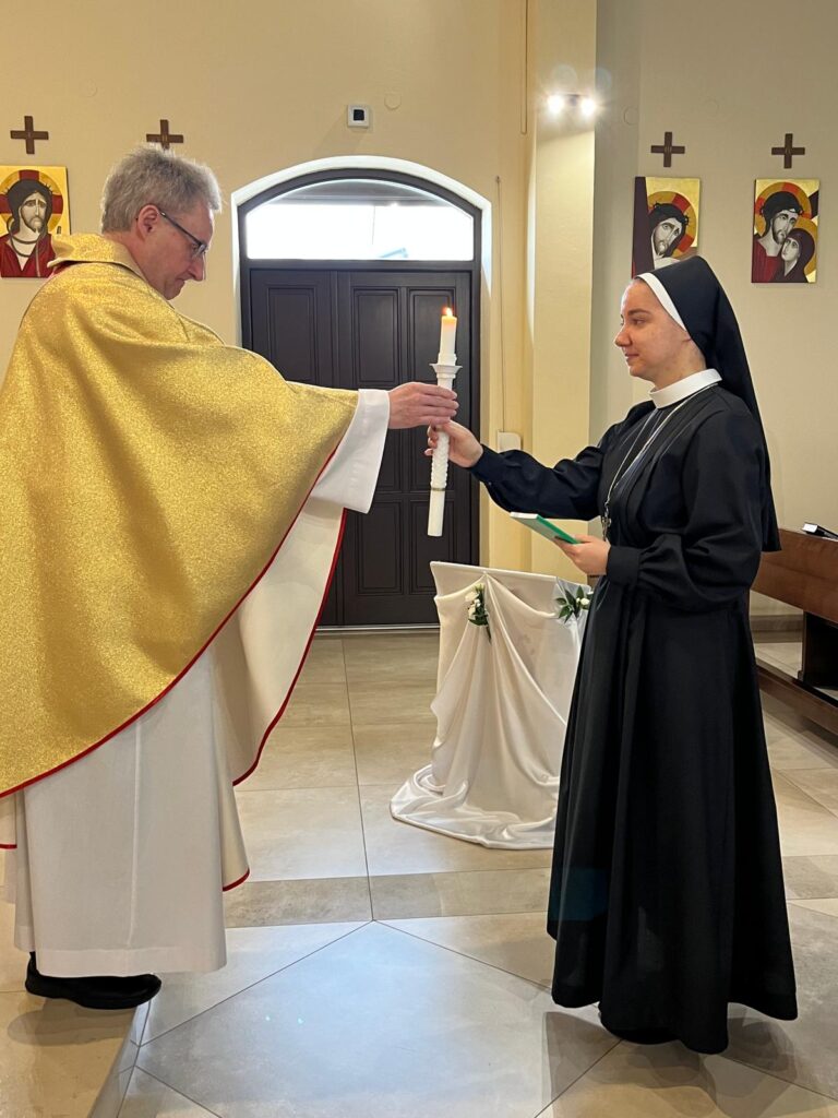 ŚLUBY ZAKONNE S. NOEMI Z życia Zgromadzenia ŚLUBY ZAKONNE S. NOEMI Z życia Zgromadzenia