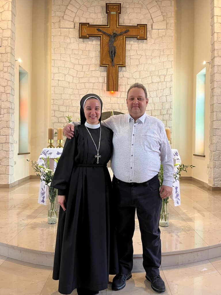 ŚLUBY ZAKONNE S. NOEMI Z życia Zgromadzenia ŚLUBY ZAKONNE S. NOEMI Z życia Zgromadzenia