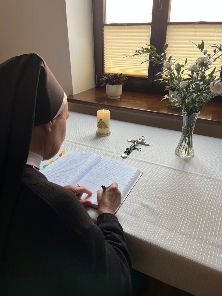 ŚLUBY ZAKONNE S. NOEMI Z życia Zgromadzenia ŚLUBY ZAKONNE S. NOEMI Z życia Zgromadzenia