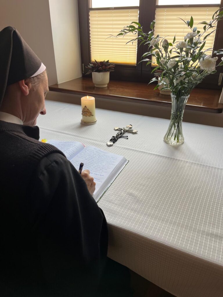 ŚLUBY ZAKONNE S. NOEMI Z życia Zgromadzenia ŚLUBY ZAKONNE S. NOEMI Z życia Zgromadzenia