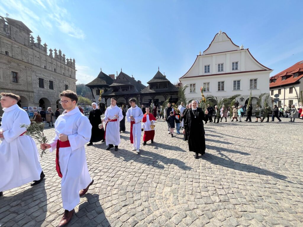 NIEDZIELA MĘKI PAŃSKIEJ Życie Kościoła