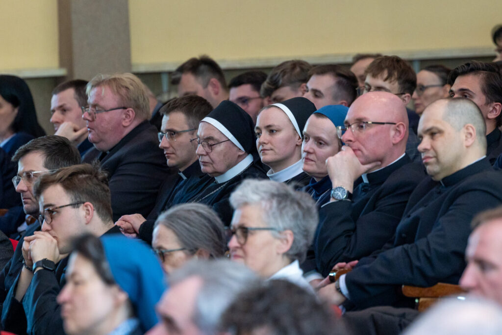 MIĘDZYNARODOWY KONGRES TEOLOGICZNY Apostolstwo Sióstr