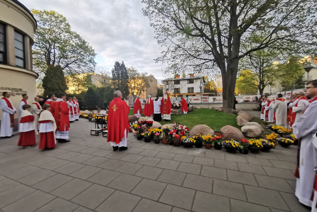 MIĘDZYNARODOWY KONGRES TEOLOGICZNY Apostolstwo Sióstr