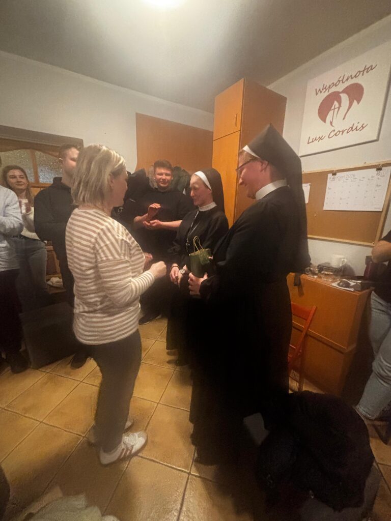SPOTKANIE Z MŁODZIEŻĄ Apostolstwo Sióstr