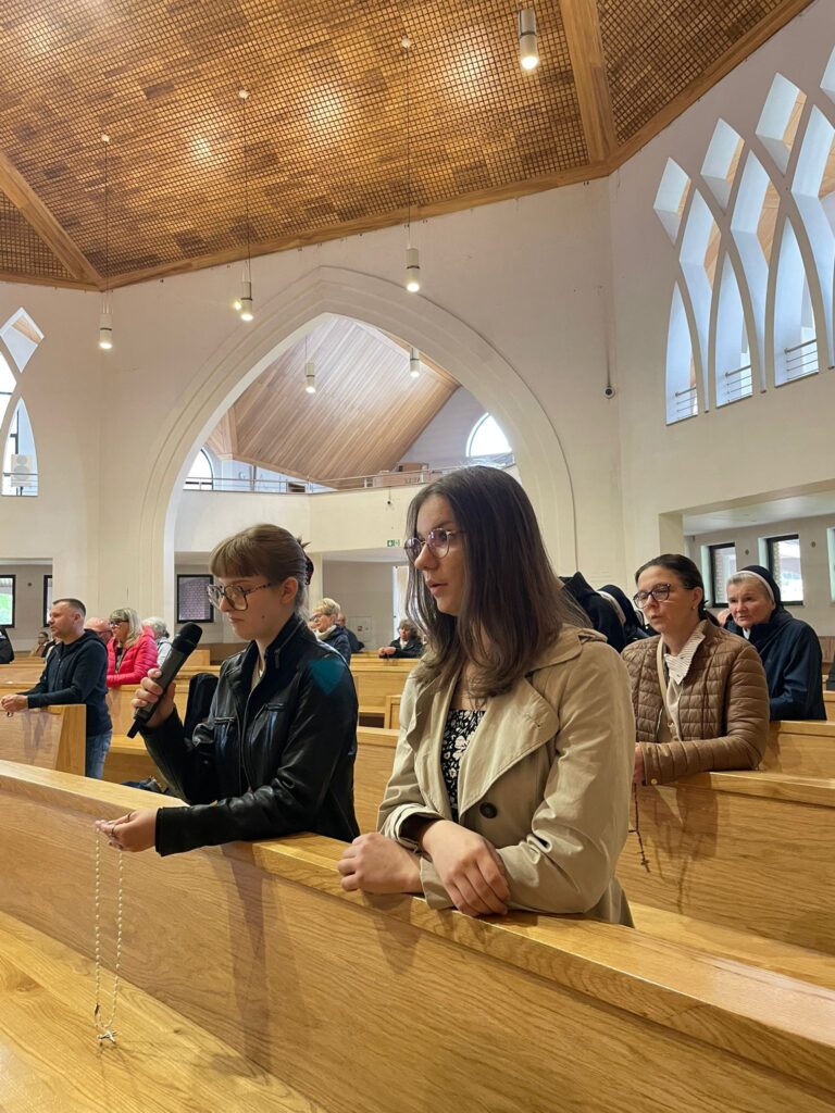 MARYJA. NAJPIĘKNIEJSZA Z KOBIET Rekolekcje i dni skupienia