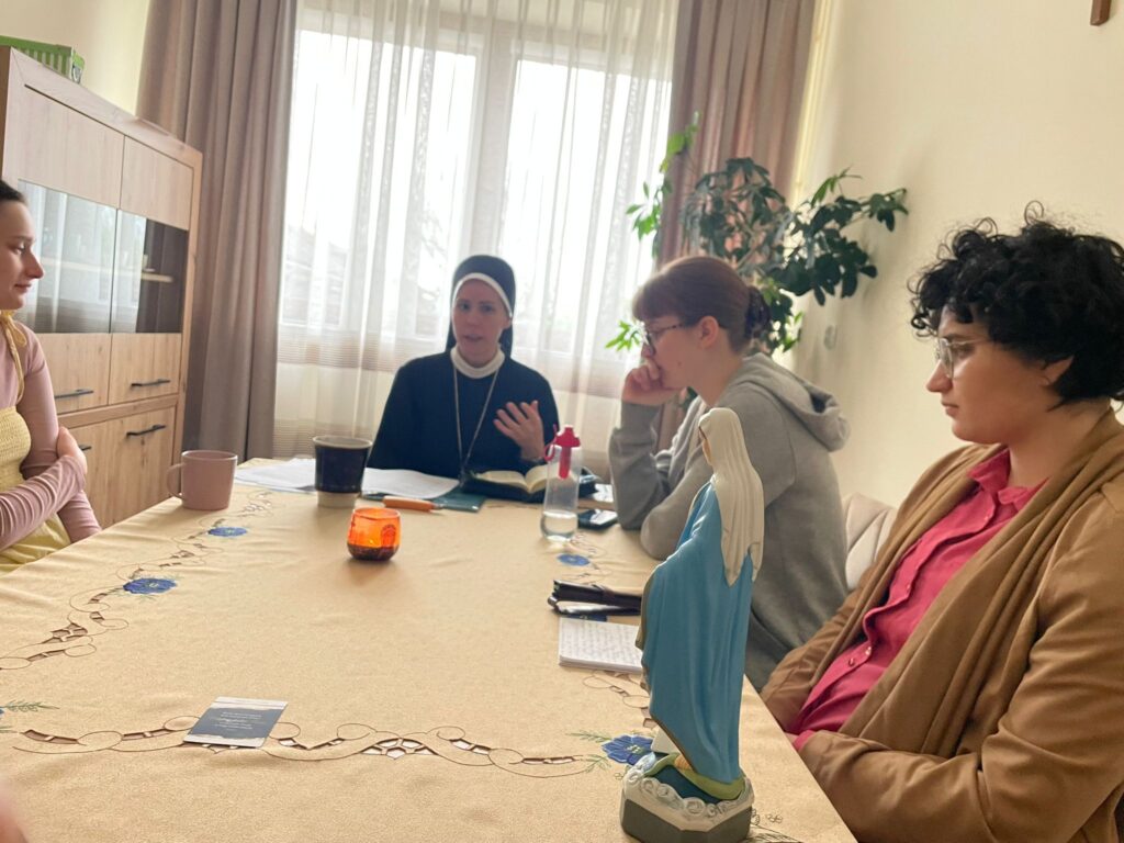 MARYJA. NAJPIĘKNIEJSZA Z KOBIET Rekolekcje i dni skupienia