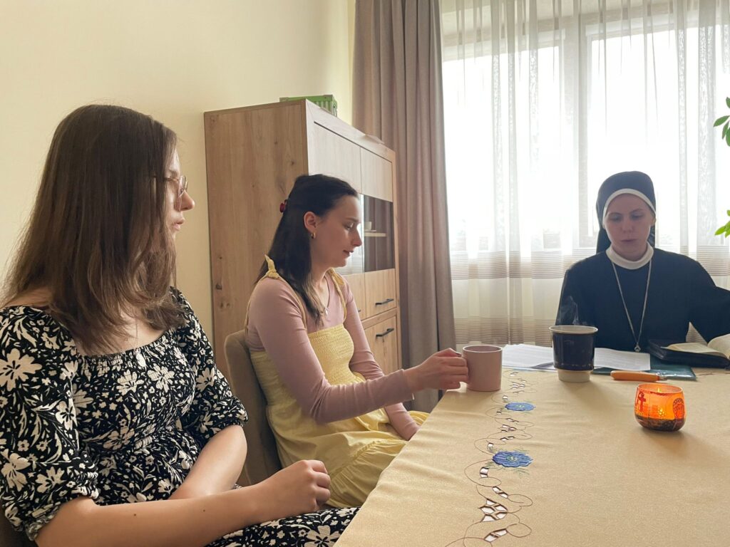 MARYJA. NAJPIĘKNIEJSZA Z KOBIET Rekolekcje i dni skupienia