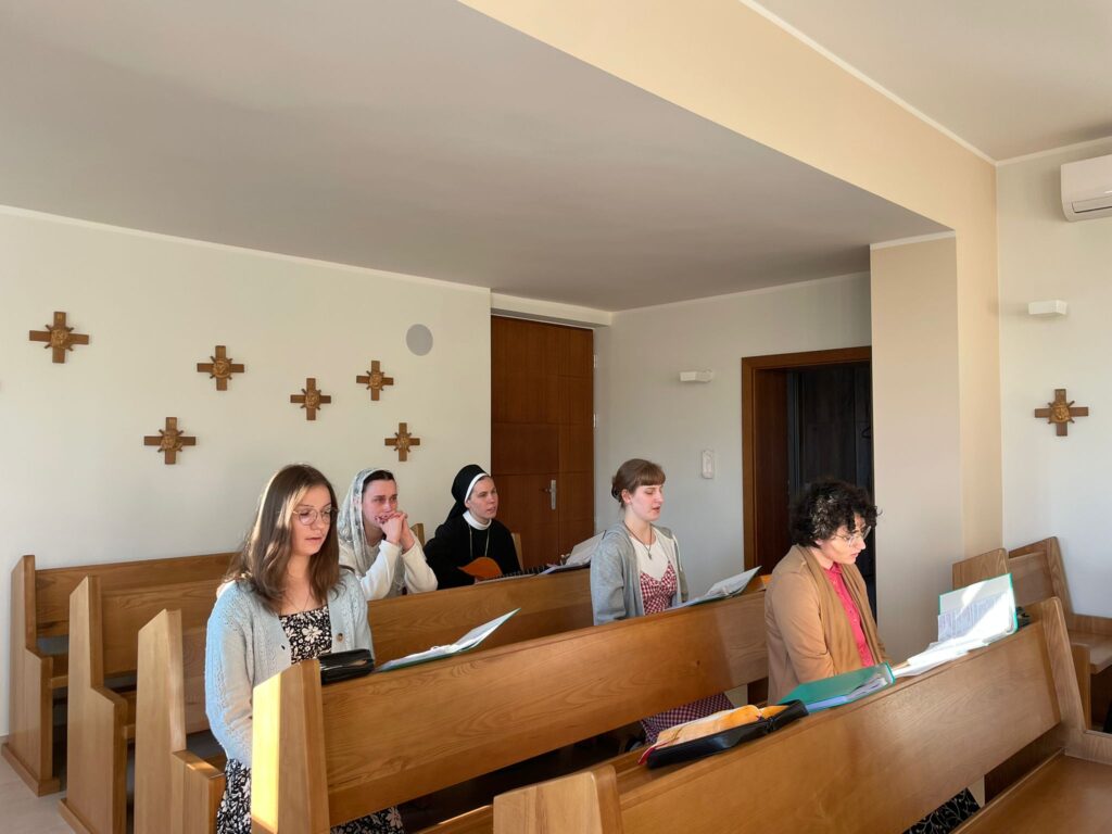MARYJA. NAJPIĘKNIEJSZA Z KOBIET Rekolekcje i dni skupienia