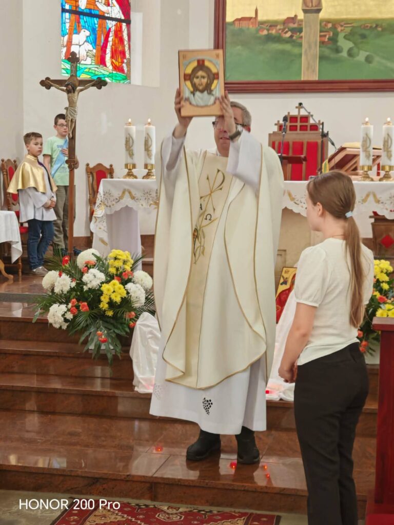 ZAKOŃCZENIE PISANIA IKON PRZEZ DZIECI Apostolstwo Sióstr